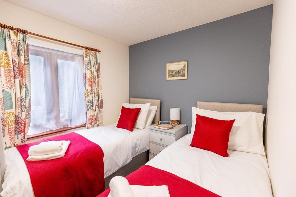 Katherines Court - Spacious Apartment With Rolling Hill Views Kendal Exterior photo