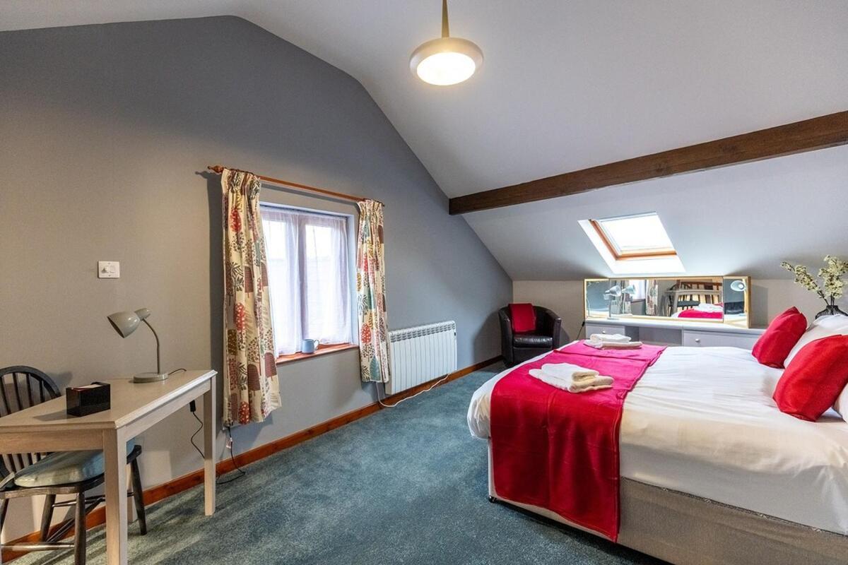 Katherines Court - Spacious Apartment With Rolling Hill Views Kendal Exterior photo