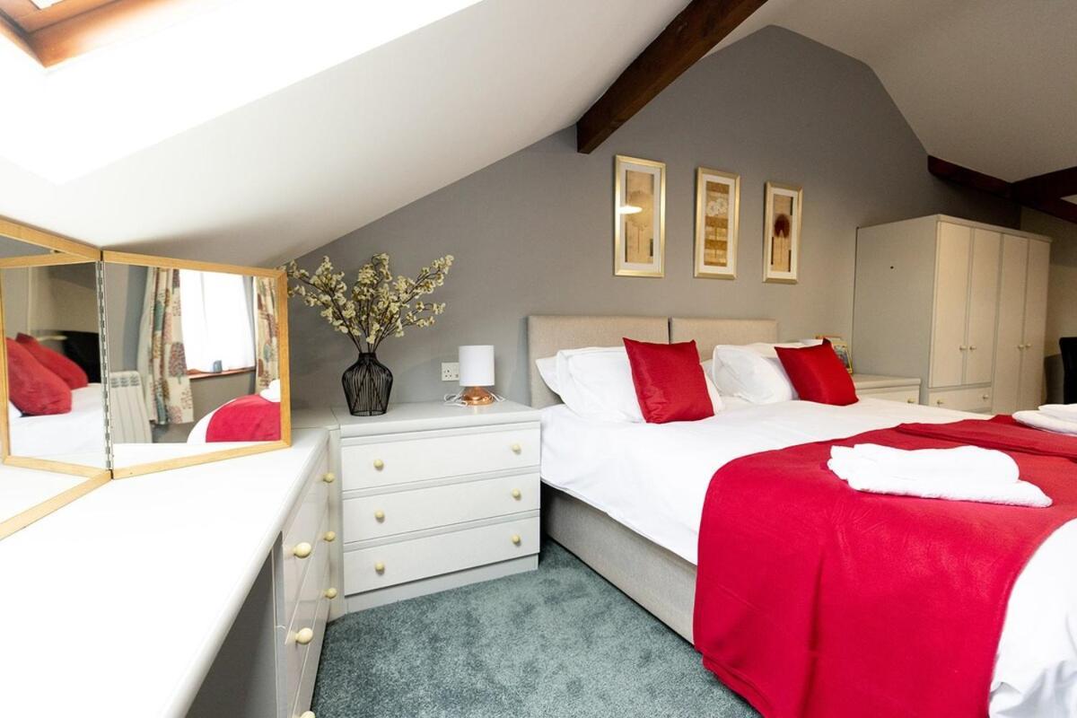 Katherines Court - Spacious Apartment With Rolling Hill Views Kendal Exterior photo