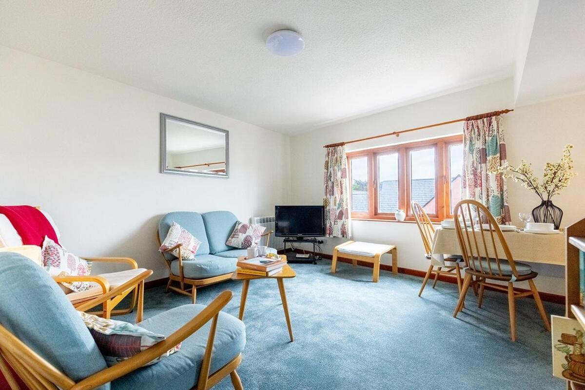 Katherines Court - Spacious Apartment With Rolling Hill Views Kendal Exterior photo