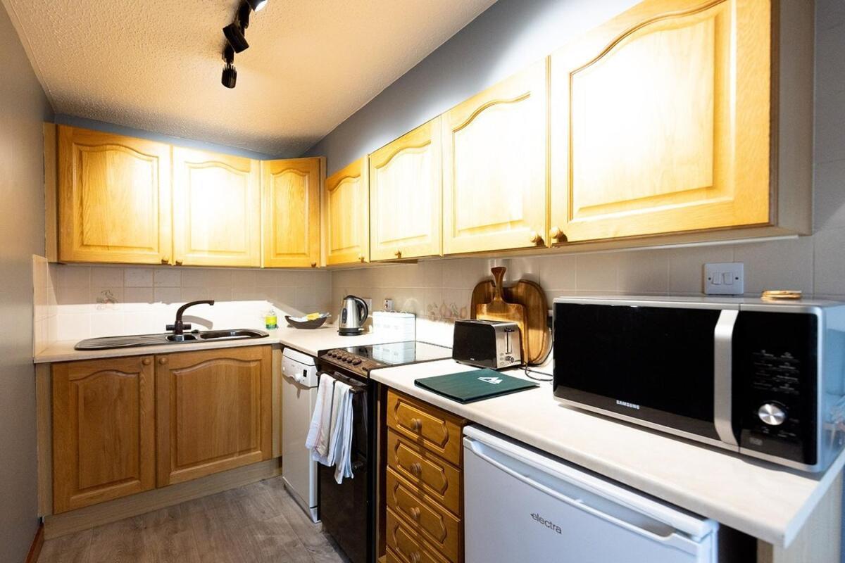 Katherines Court - Spacious Apartment With Rolling Hill Views Kendal Exterior photo