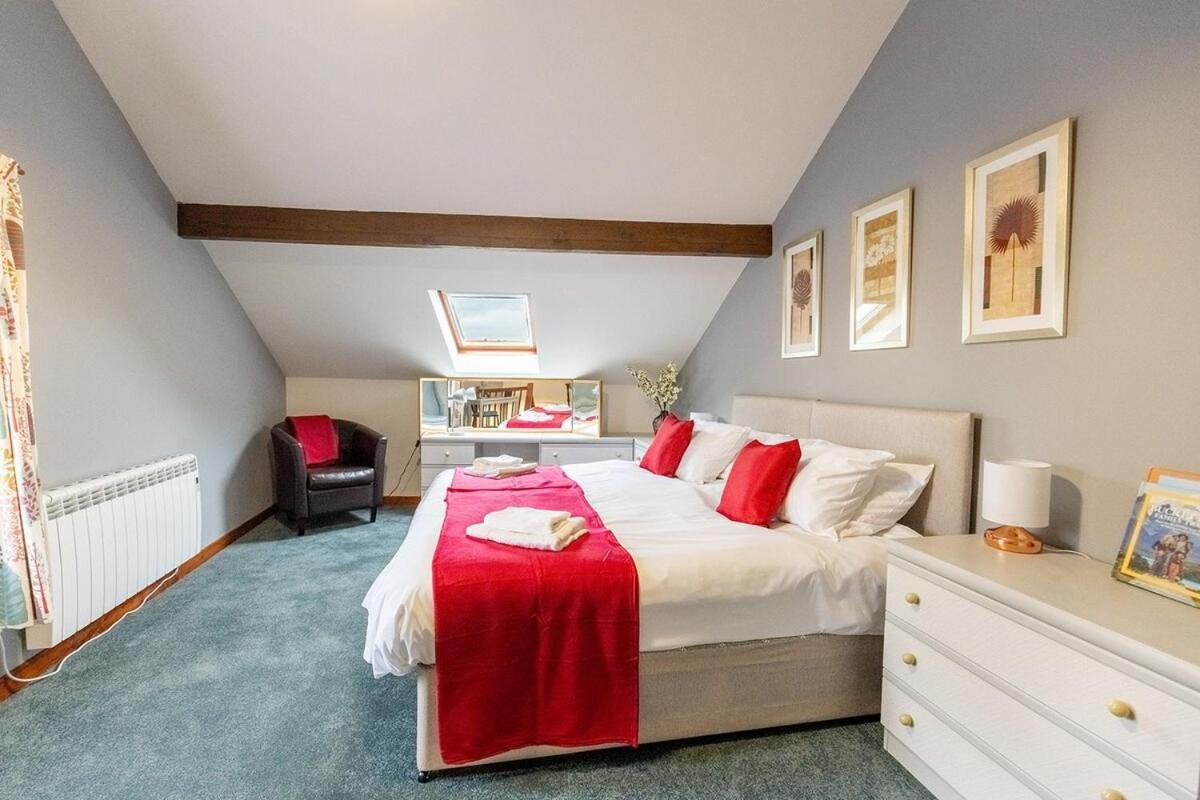 Katherines Court - Spacious Apartment With Rolling Hill Views Kendal Exterior photo